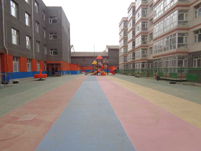 河北省張家口室外兒童草莓视频APP色版 河北省張家口室外兒童草莓视频APP色版